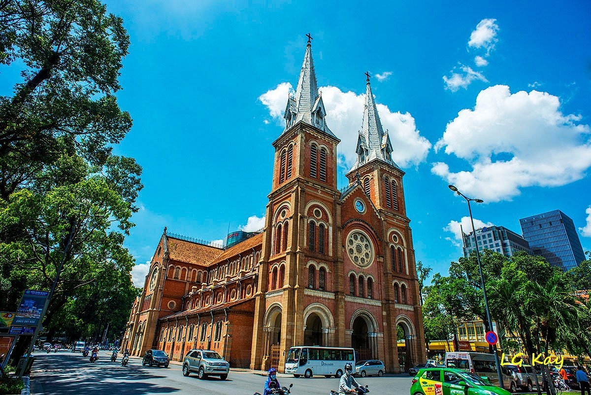 HO CHI MINH CITY FULL DAY  PREMIER GROUP TOUR