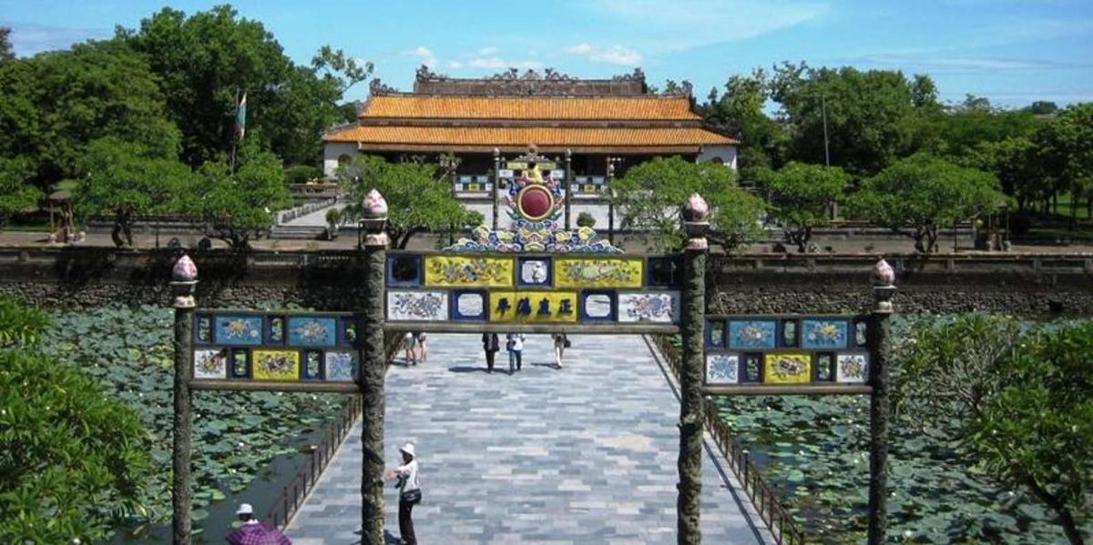 HUE CITY SMALL GROUP TOUR FROM HOI AN or DA NANG