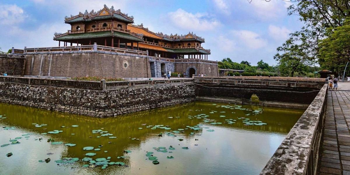 HUE CITY SMALL GROUP TOUR FROM HOI AN or DA NANG