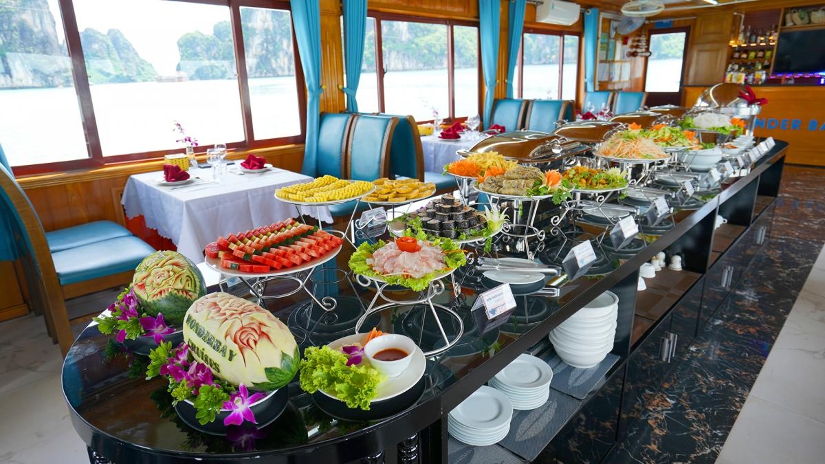 Wonder Bay Cruise Halong Bay 1 Day (Less people – Limousine transfer & luxury ship – Buffet lunch – More privacy)