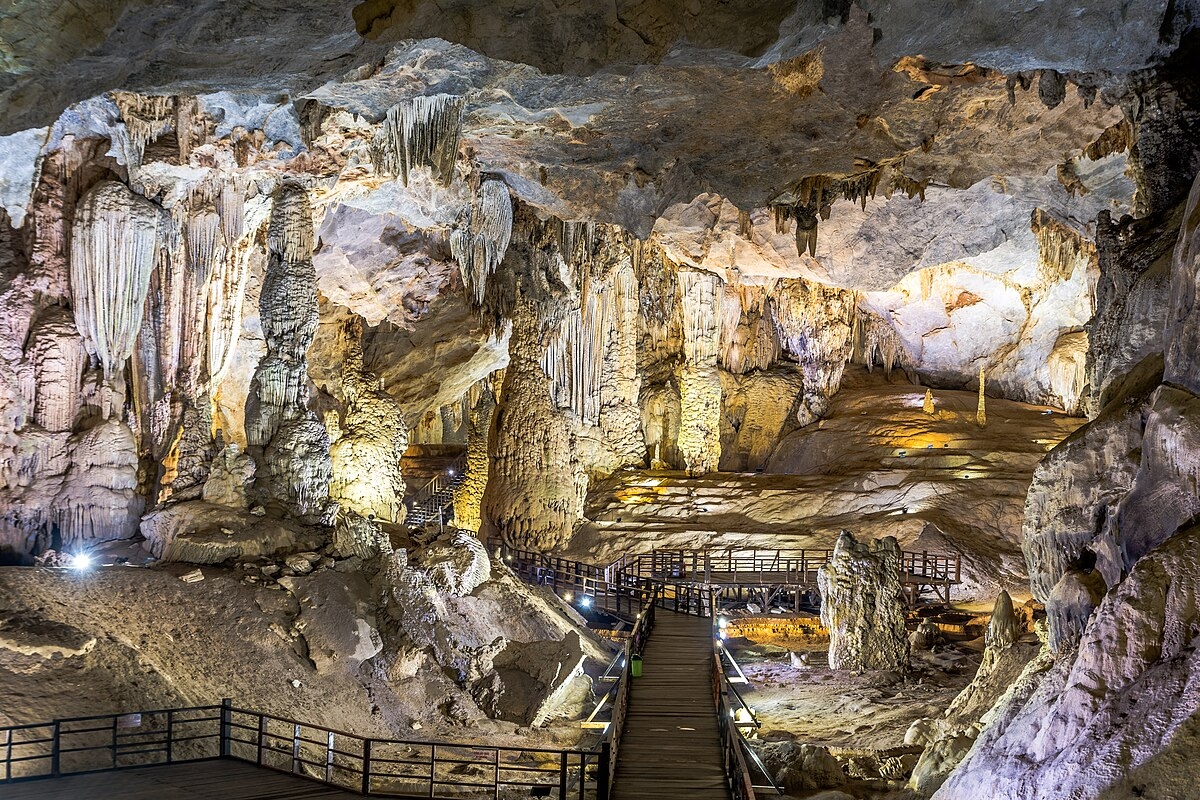 HUE TO PARADISE CAVE TOUR BY BIG GROUP TOUR