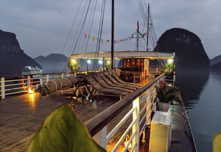 Ha Long Bay - Lan Ha Bay with 4 star cruise - Le Journey Premium Cruise