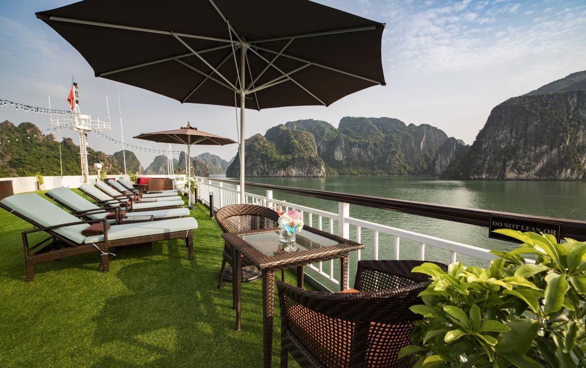 Ha Long Bay 2 days 1 night with 5 star cruise - Dora Cruise