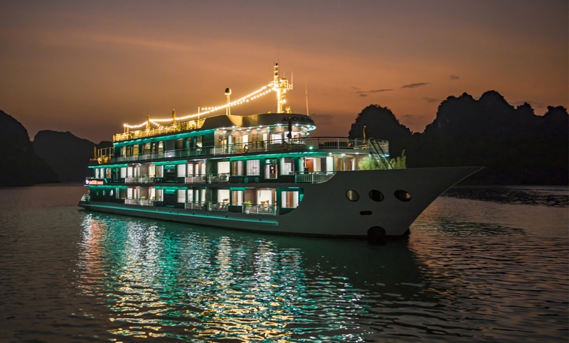 Ha Long Bay 2 days 1 night with 5 star cruise - Dora Cruise