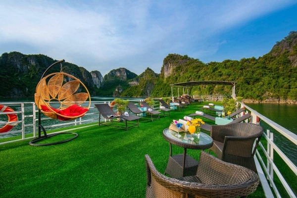 HA LONG BAY 2 DAYS 1 NIGHT ON BOAT WITH FANTASEA CRUISE