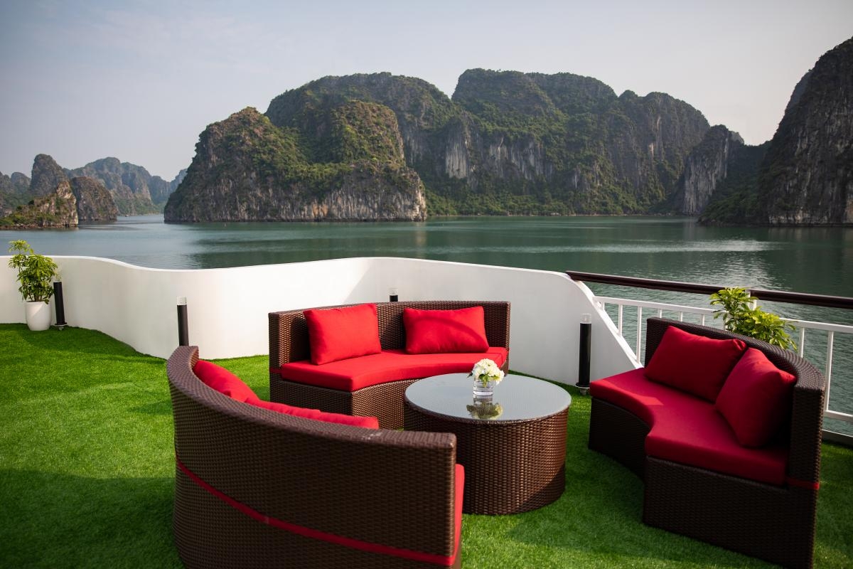 Ha Long Bay 2 days 1 night with 5 star cruise - Dora Cruise