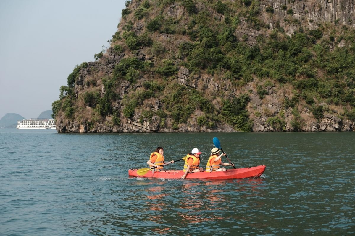 Ha Long Bay 2 days 1 night with 5 star cruise - Dora Cruise