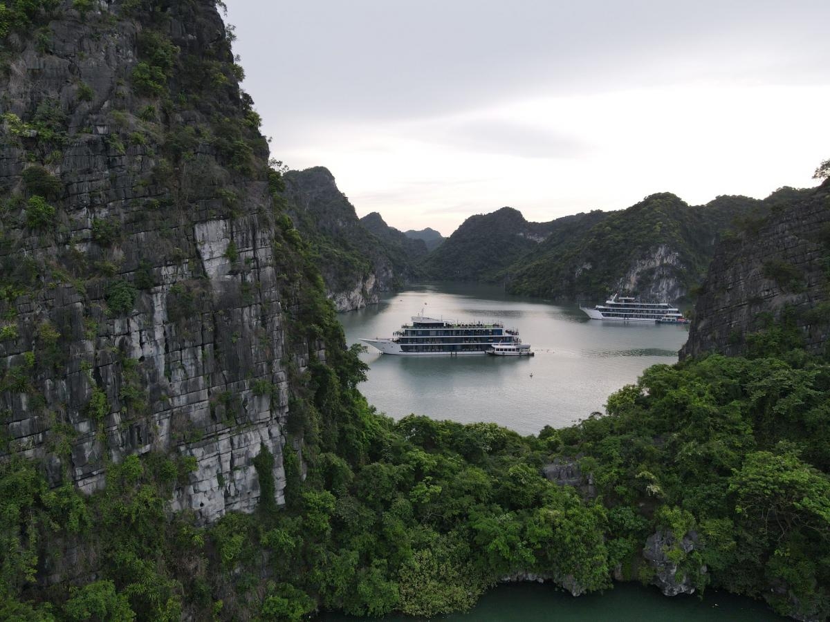 HA LONG BAY - LAN HA BAY 2 DAYS 1 NIGHT 5 STAR CRUISE - DORIS CRUISE