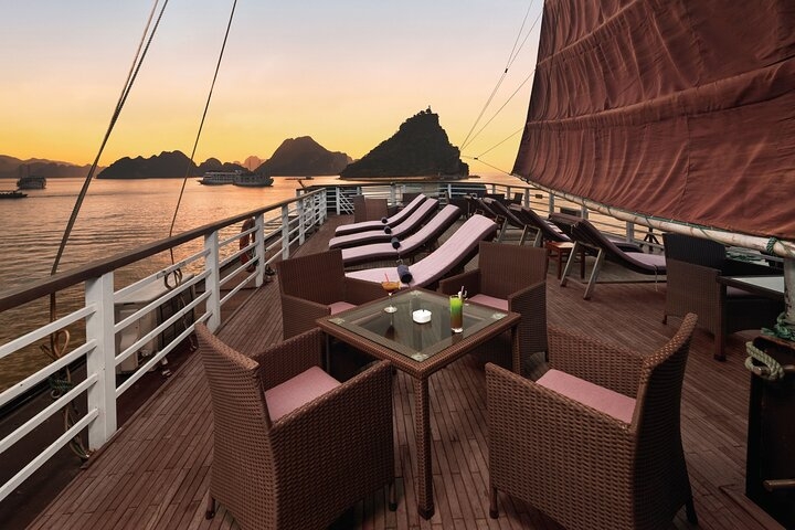 Ha Long Bay - Lan Ha Bay with 4 star cruise - Le Journey Premium Cruise