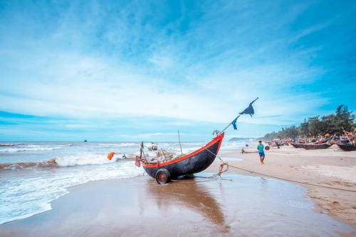 Sam Son Beach Summer Trip 2025 – Team Spirit & Momentum | VnImpressiveTours